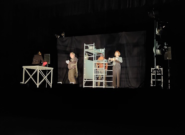 Spectacle